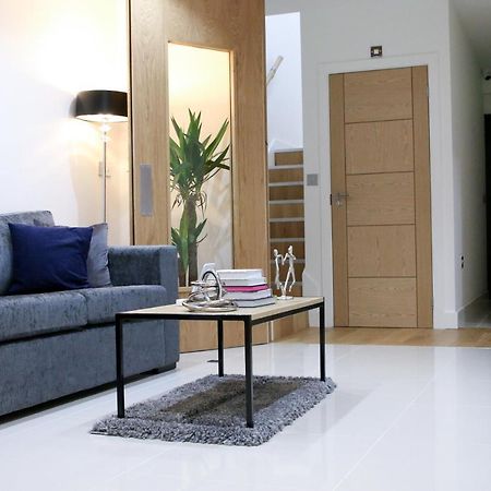 Lovely Studio Apartment With Access For Wheel-Chairs In Sydenham Londra Dış mekan fotoğraf