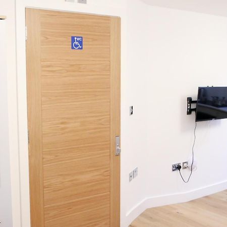 Lovely Studio Apartment With Access For Wheel-Chairs In Sydenham Londra Dış mekan fotoğraf
