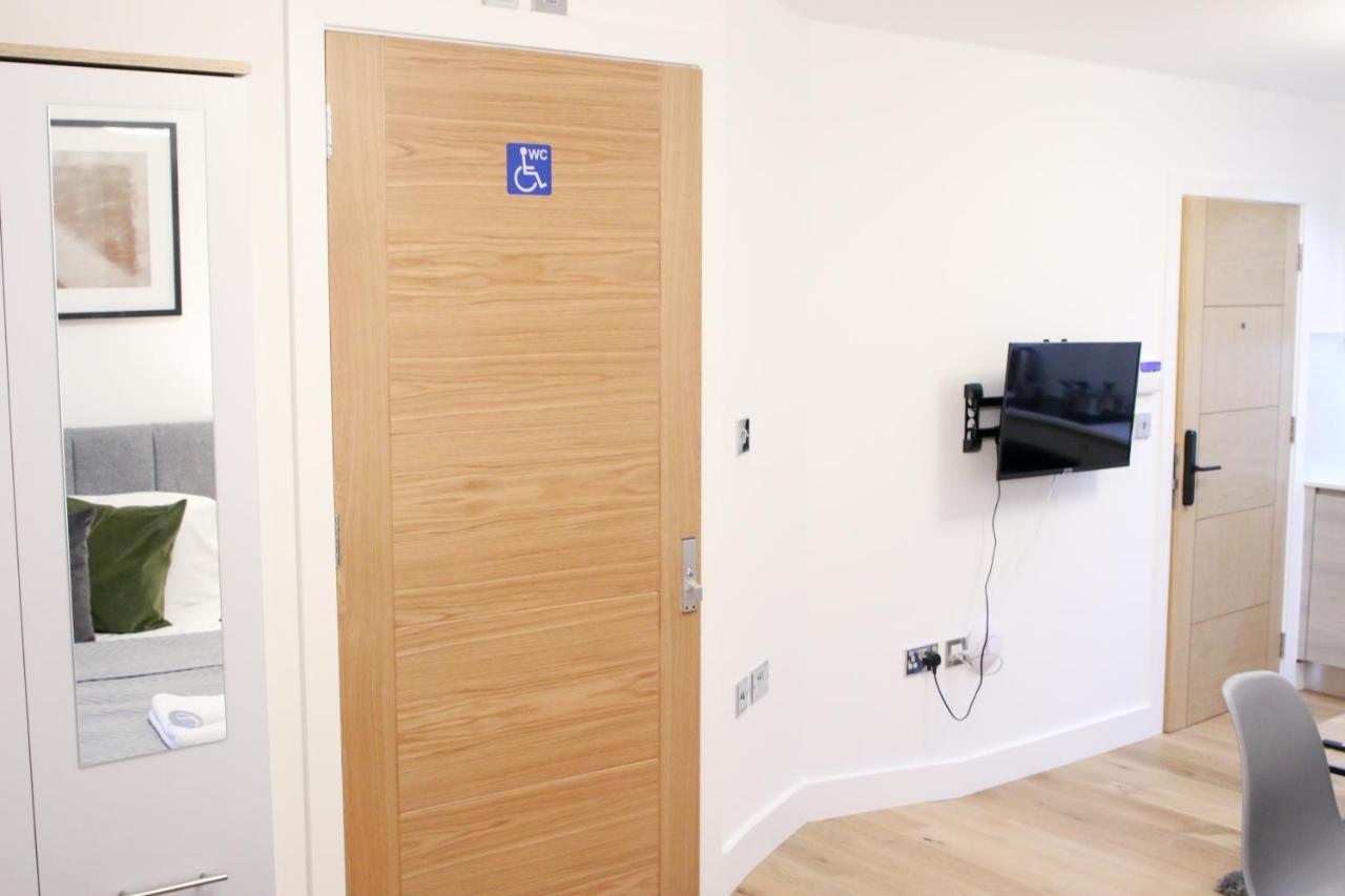 Lovely Studio Apartment With Access For Wheel-Chairs In Sydenham Londra Dış mekan fotoğraf