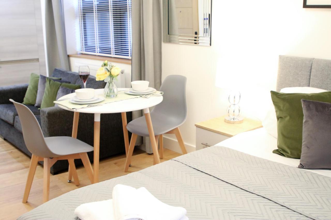 Lovely Studio Apartment With Access For Wheel-Chairs In Sydenham Londra Dış mekan fotoğraf