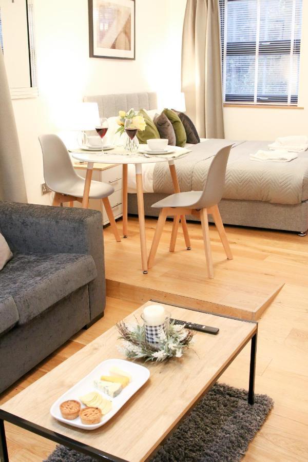 Lovely Studio Apartment With Access For Wheel-Chairs In Sydenham Londra Dış mekan fotoğraf