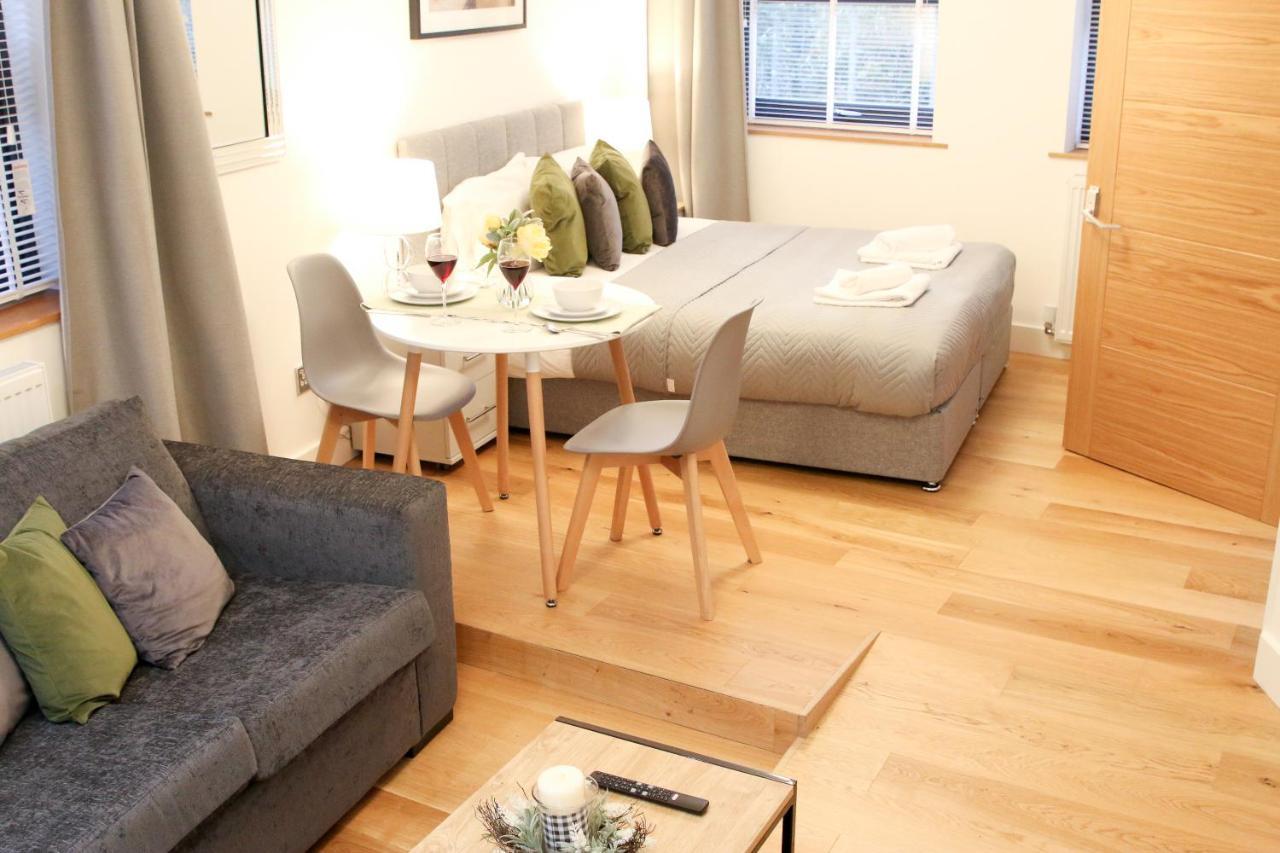Lovely Studio Apartment With Access For Wheel-Chairs In Sydenham Londra Dış mekan fotoğraf