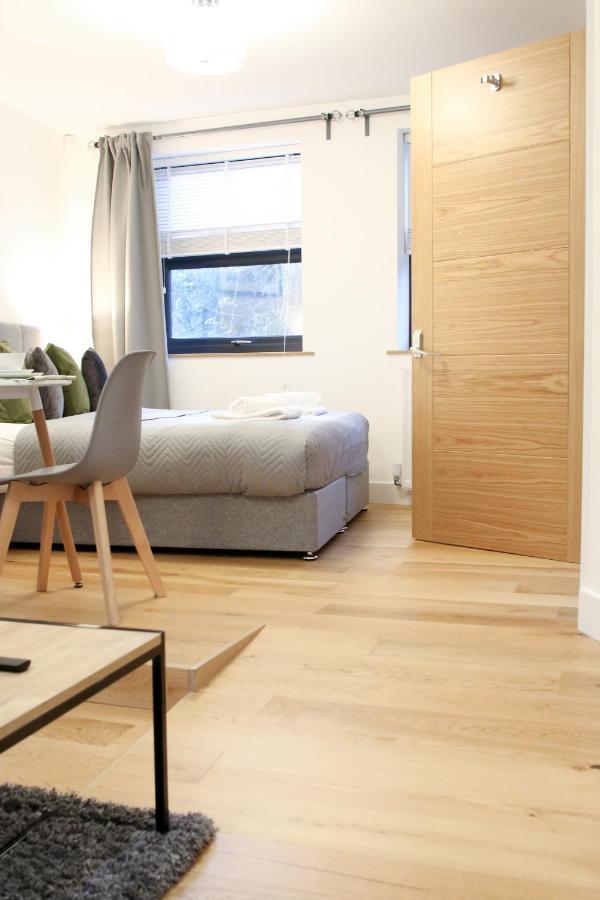 Lovely Studio Apartment With Access For Wheel-Chairs In Sydenham Londra Dış mekan fotoğraf