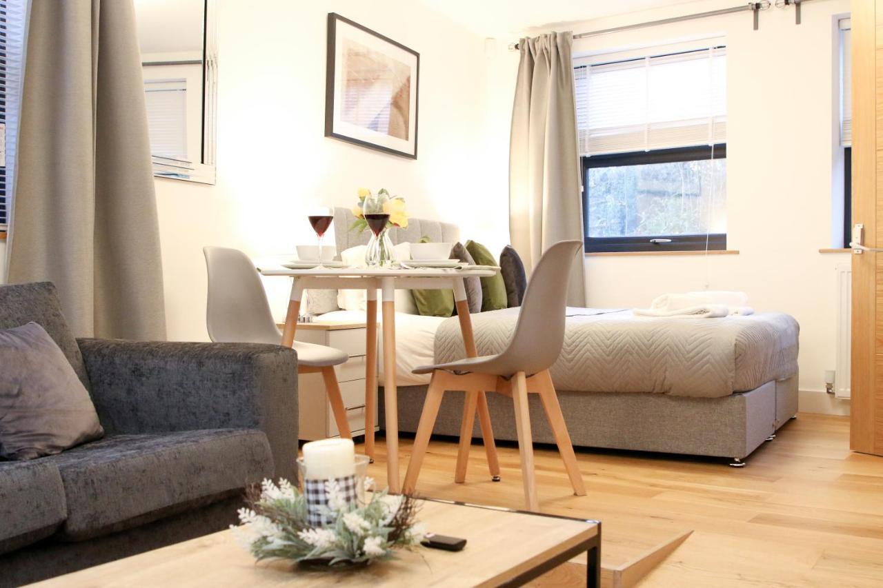 Lovely Studio Apartment With Access For Wheel-Chairs In Sydenham Londra Dış mekan fotoğraf