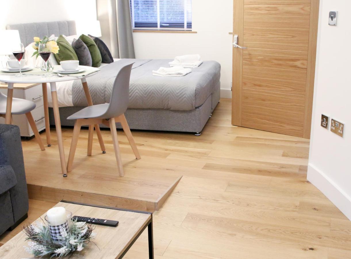 Lovely Studio Apartment With Access For Wheel-Chairs In Sydenham Londra Dış mekan fotoğraf