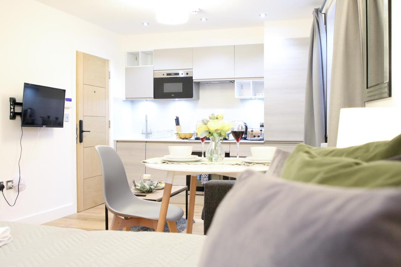 Lovely Studio Apartment With Access For Wheel-Chairs In Sydenham Londra Dış mekan fotoğraf