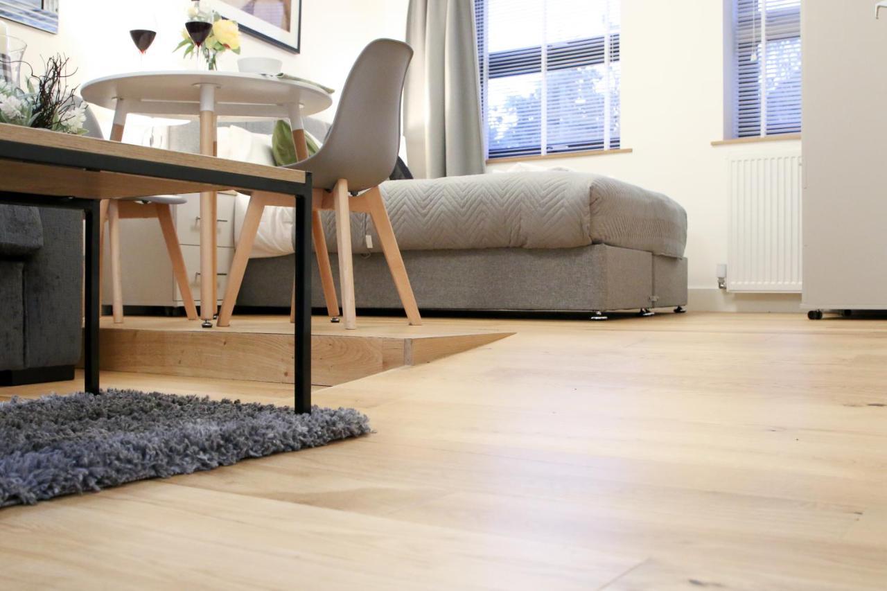 Lovely Studio Apartment With Access For Wheel-Chairs In Sydenham Londra Dış mekan fotoğraf