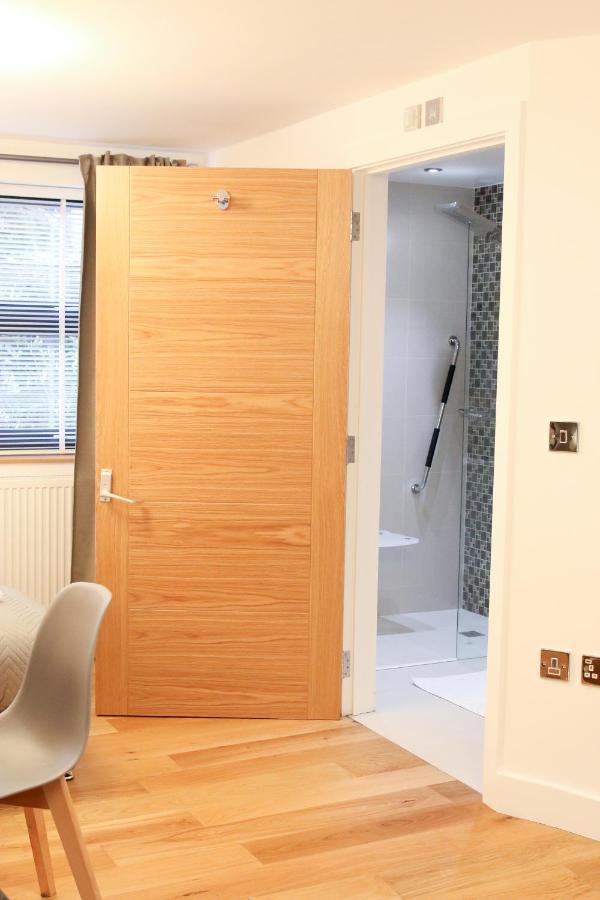 Lovely Studio Apartment With Access For Wheel-Chairs In Sydenham Londra Dış mekan fotoğraf