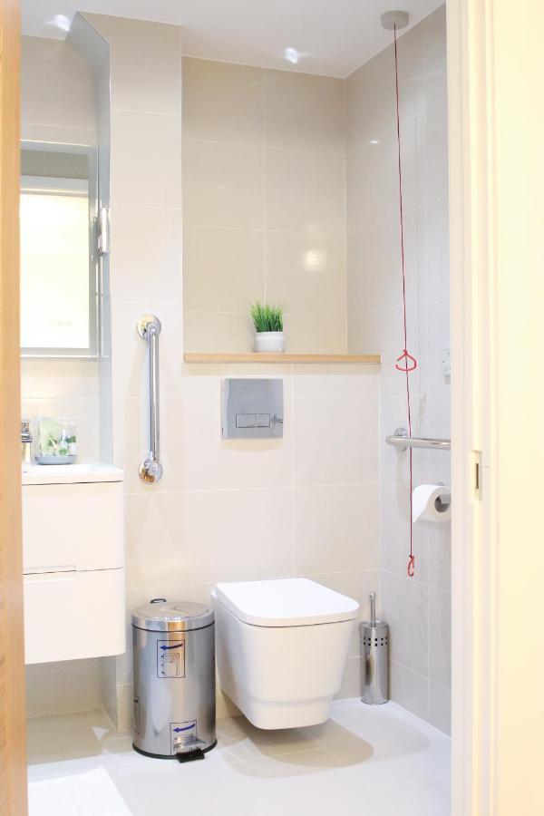Lovely Studio Apartment With Access For Wheel-Chairs In Sydenham Londra Dış mekan fotoğraf